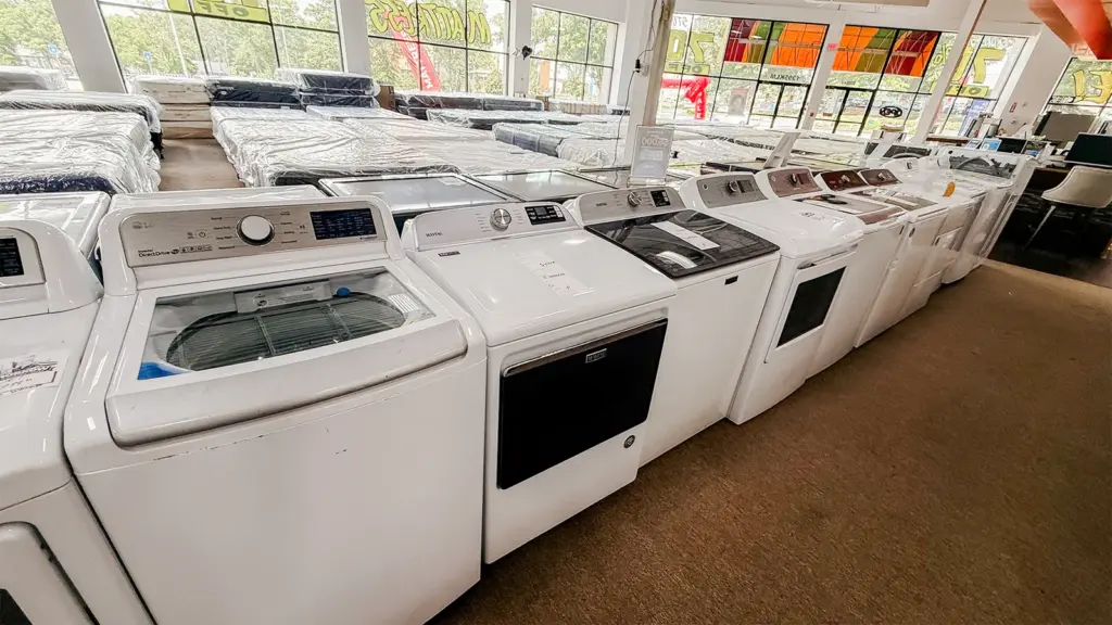 White top load washers and dryers at Compare Deals appliance outlet