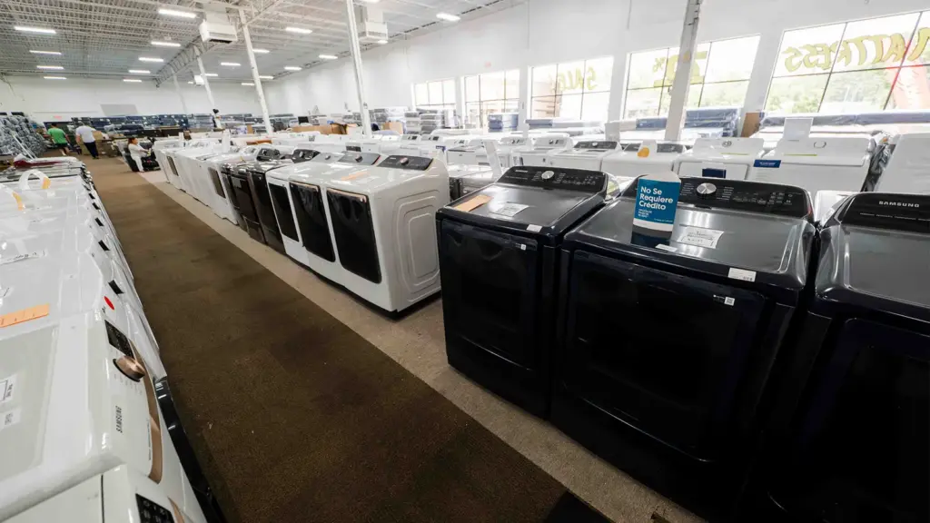 Discount washers and dryers at Compare Deals appliance outlet with no credit financing sign