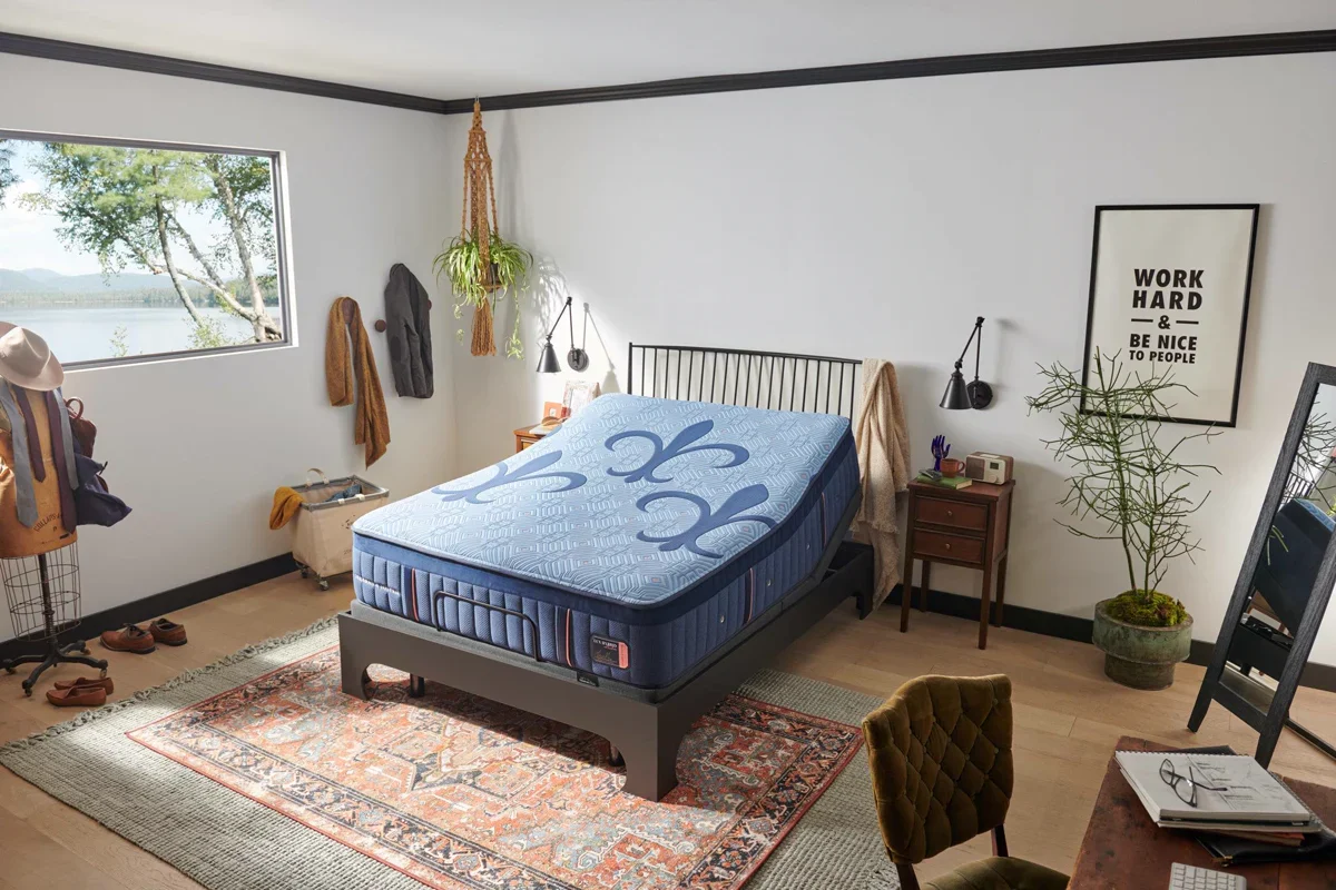 Stearns & Foster Lux Hybrid Medium photo 5