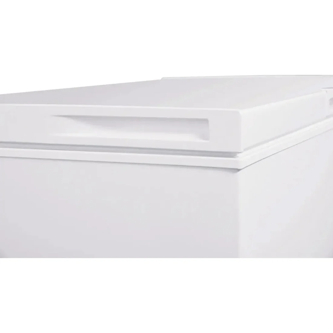 Frigidaire FFCS0922AW Chest Freezer features