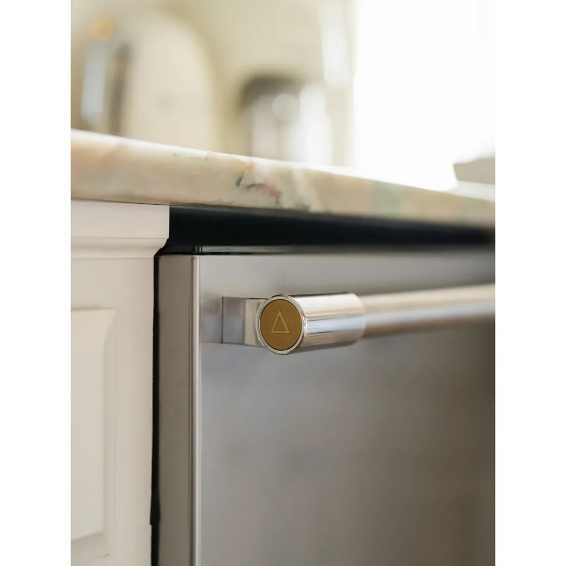 Frigidaire FPHD2491KF French-Door Refrigerator features