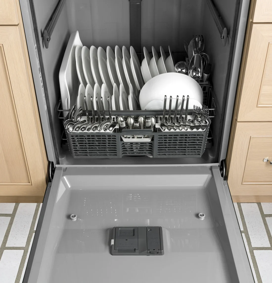 GE GDF520PGJWW Built-In Dishwasher photo 5