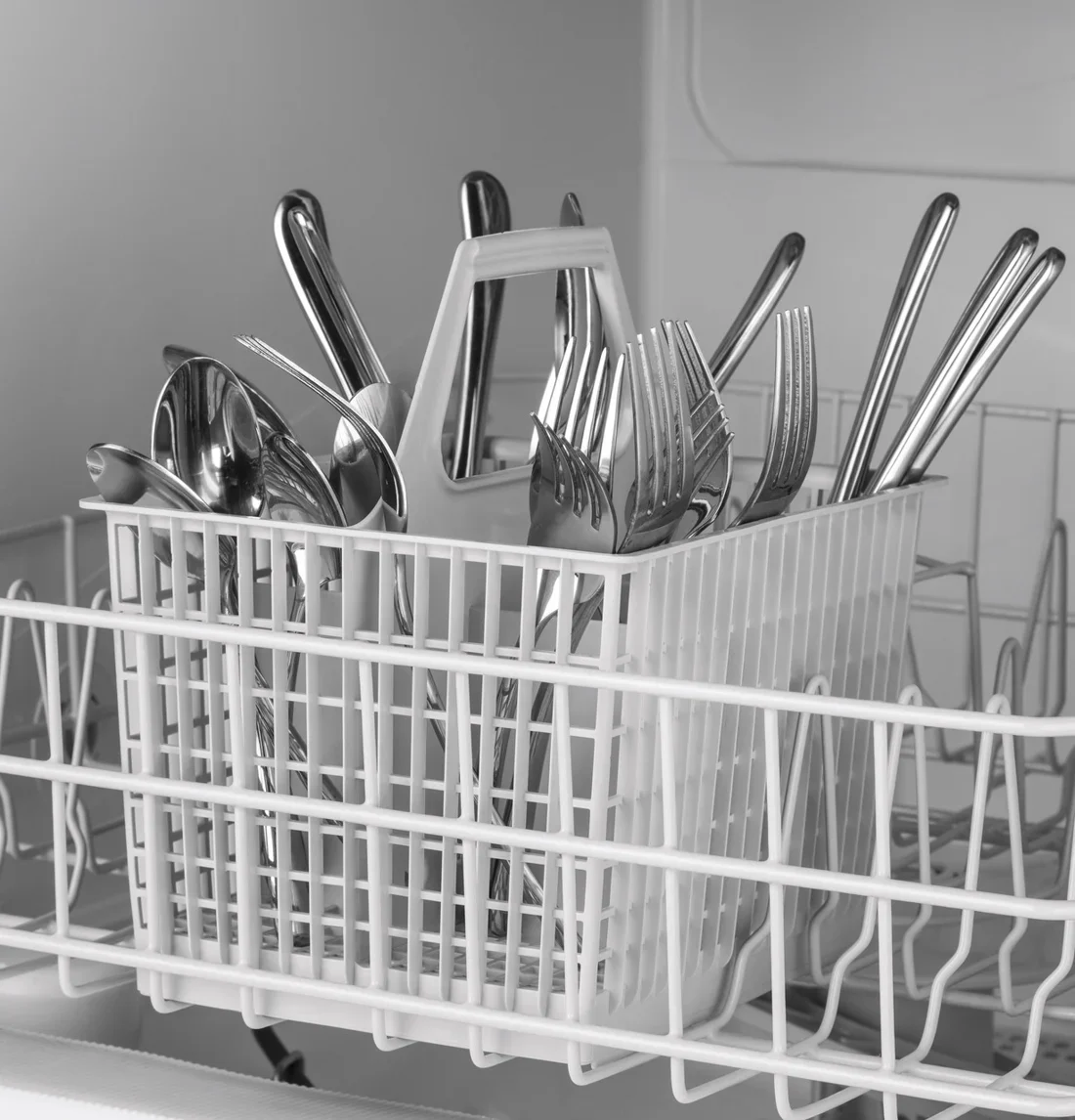 GE GSD2100VWW Built-In Dishwasher photo 2