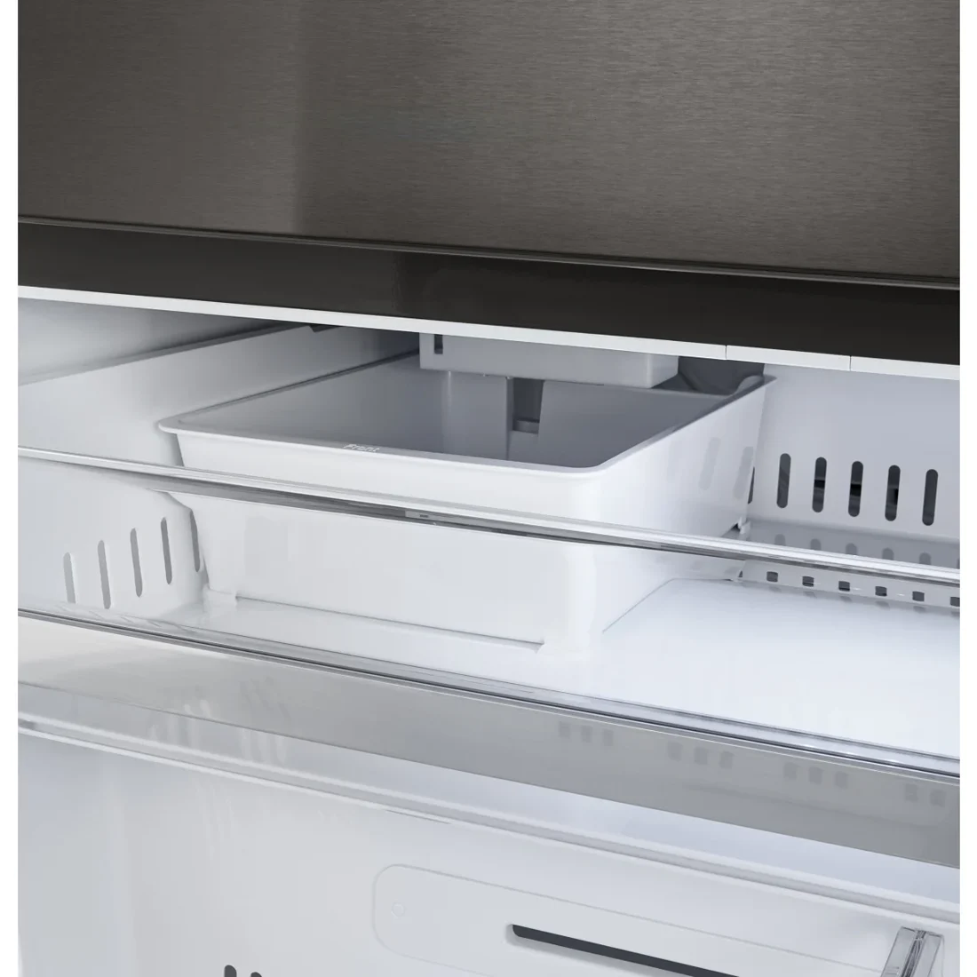 LG LRMDS3006D French-Door Refrigerator photo 3