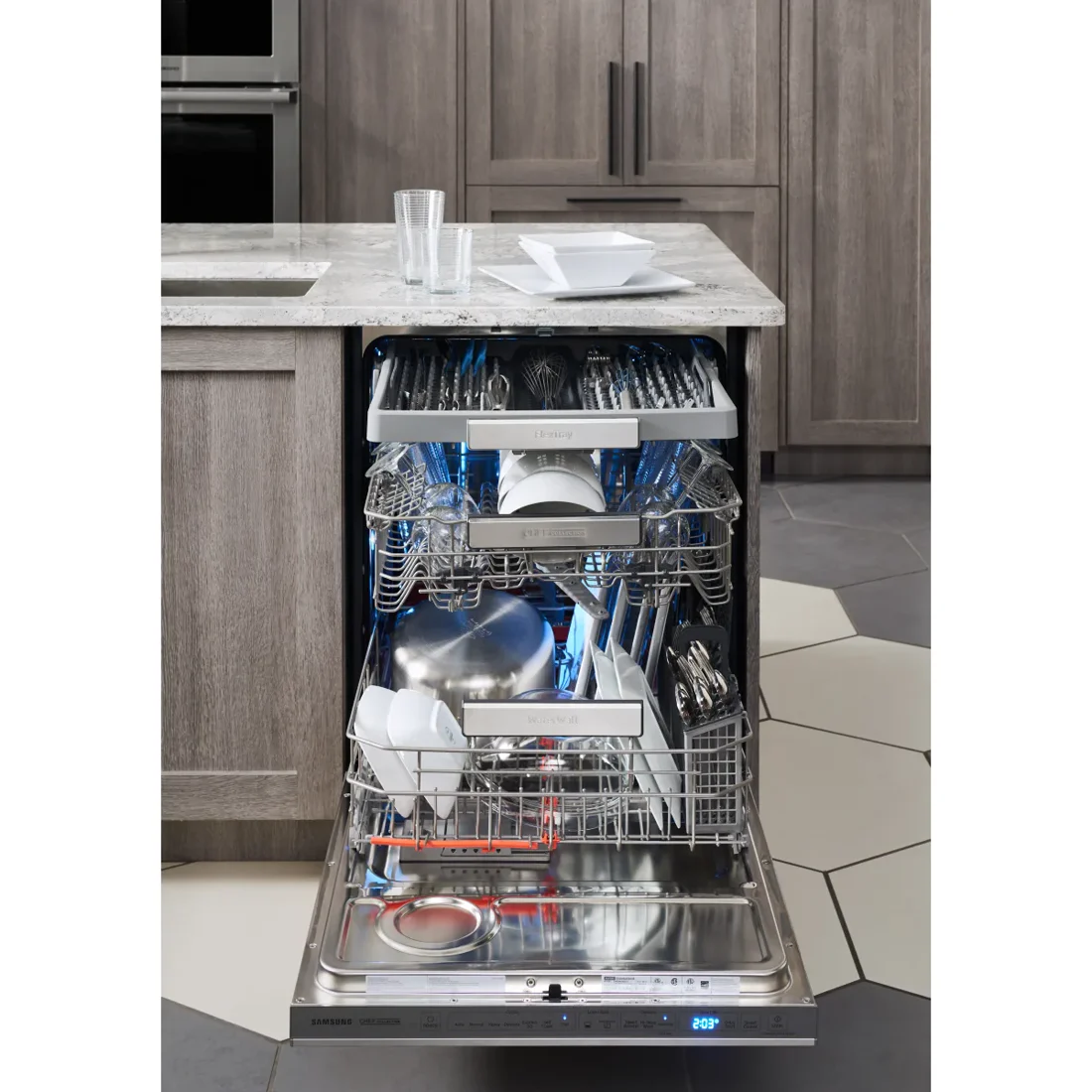 Samsung DW80M9990US Built-In Dishwasher photo 3